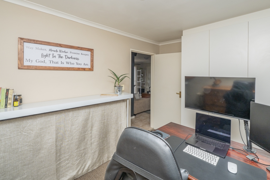 To Let 2 Bedroom Property for Rent in Sonstraal Heights Western Cape